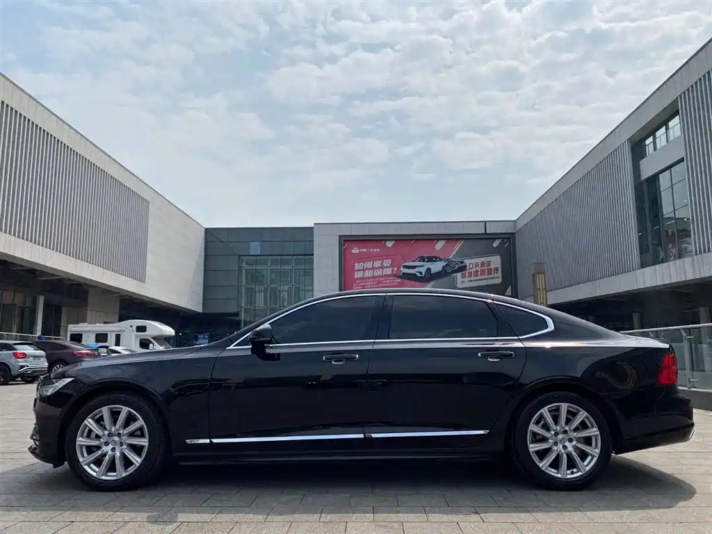 VOLVO S90 2020