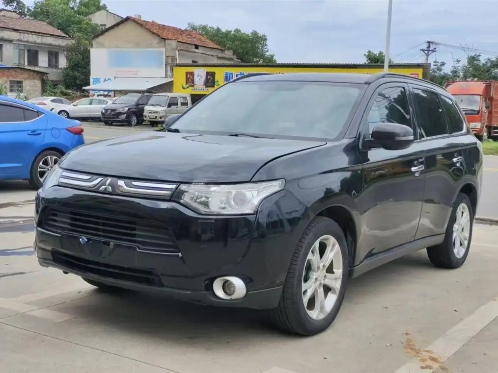 MITSUBISHI OUTLANDER IMPORT