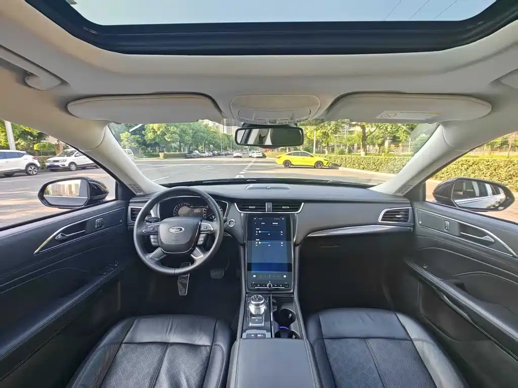 FORD TAURUS 2019