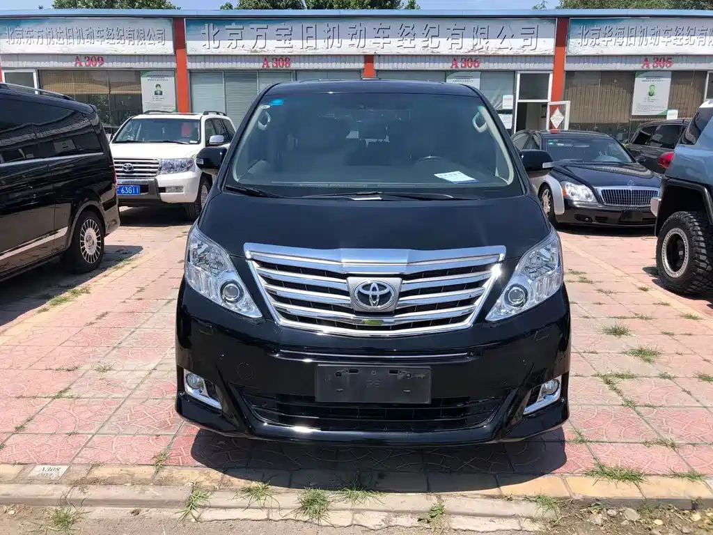 TOYOTA ALPHARD 2015