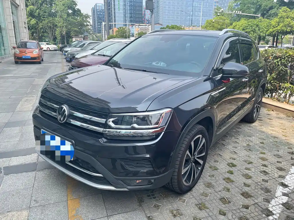 VOLKSWAGEN THARU 2021