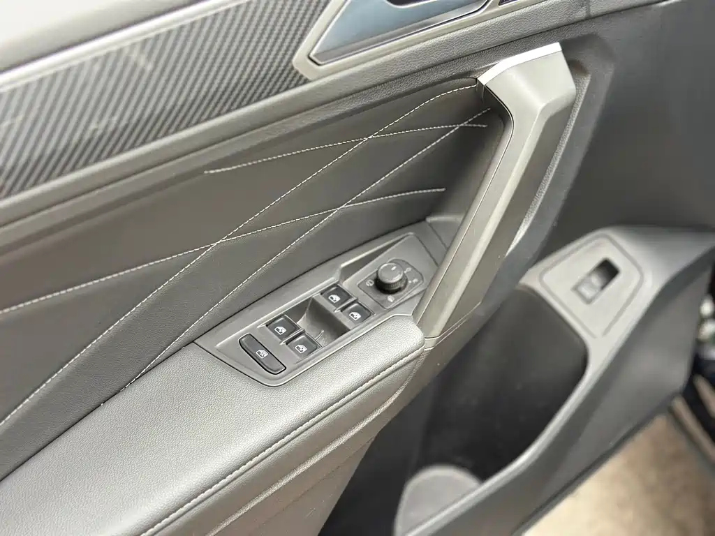 VOLKSWAGEN TIGUAN L 2024