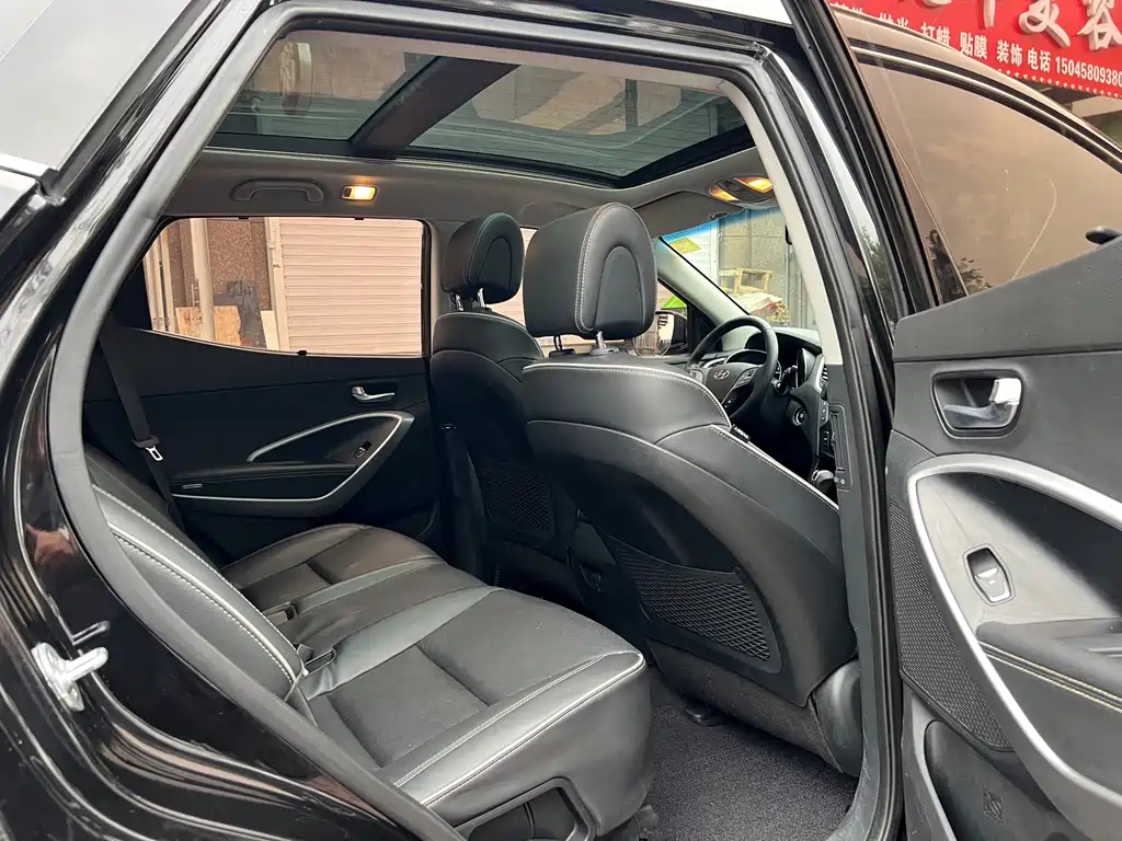 HYUNDAI SANTAFE 2017