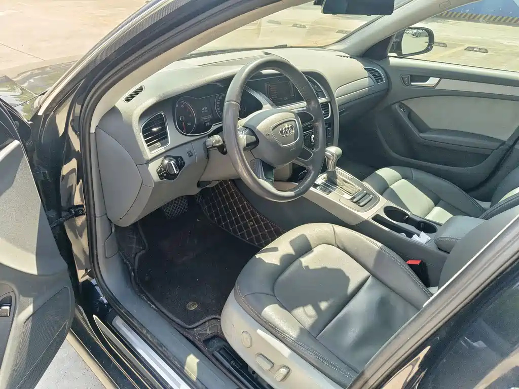 AUDI A4L 2012