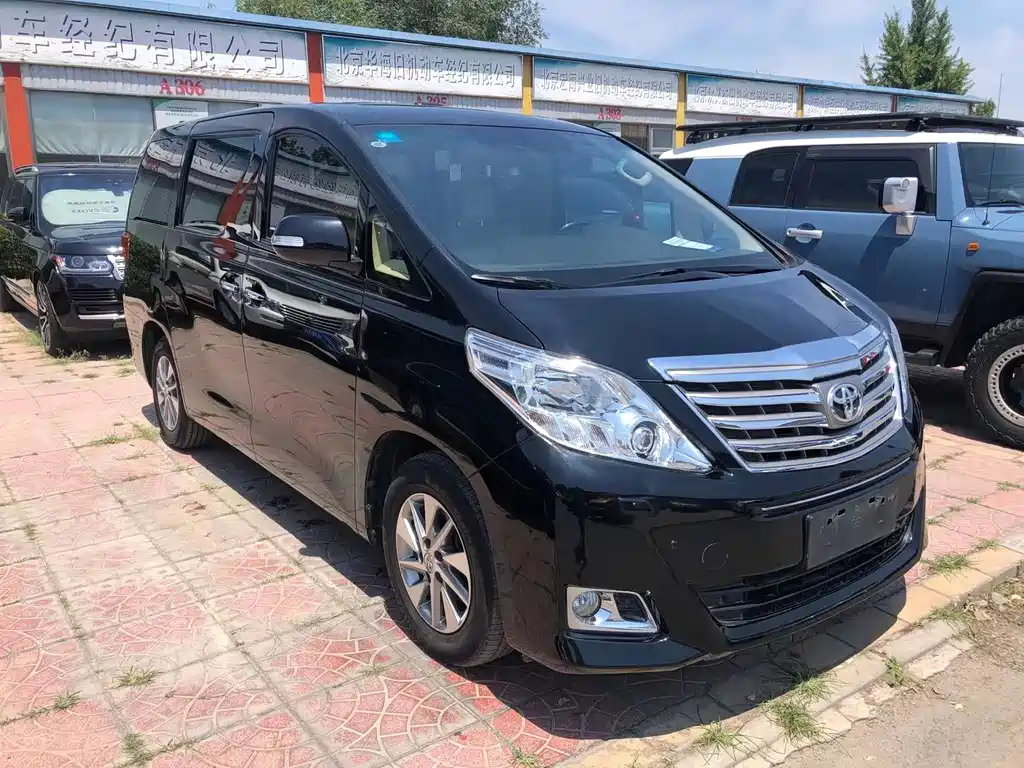 TOYOTA ALPHARD 2015