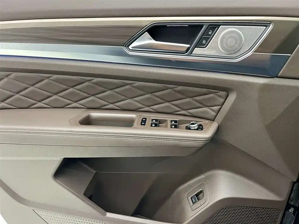 VOLKSWAGEN VILORAN 2020