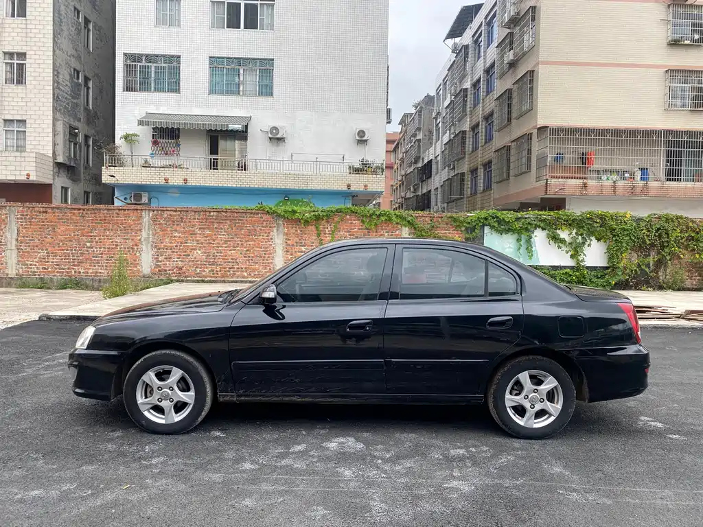 HYUNDAI ELANTRA 2011