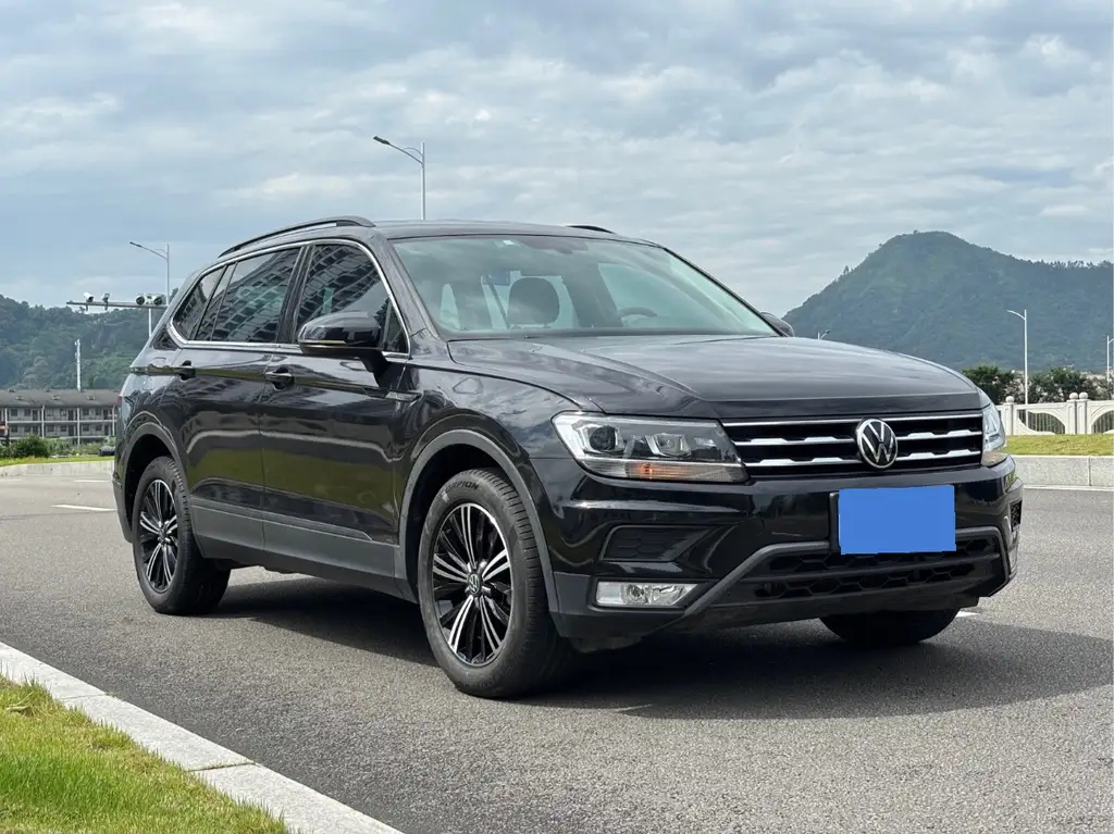 VOLKSWAGEN TIGUAN L 2021