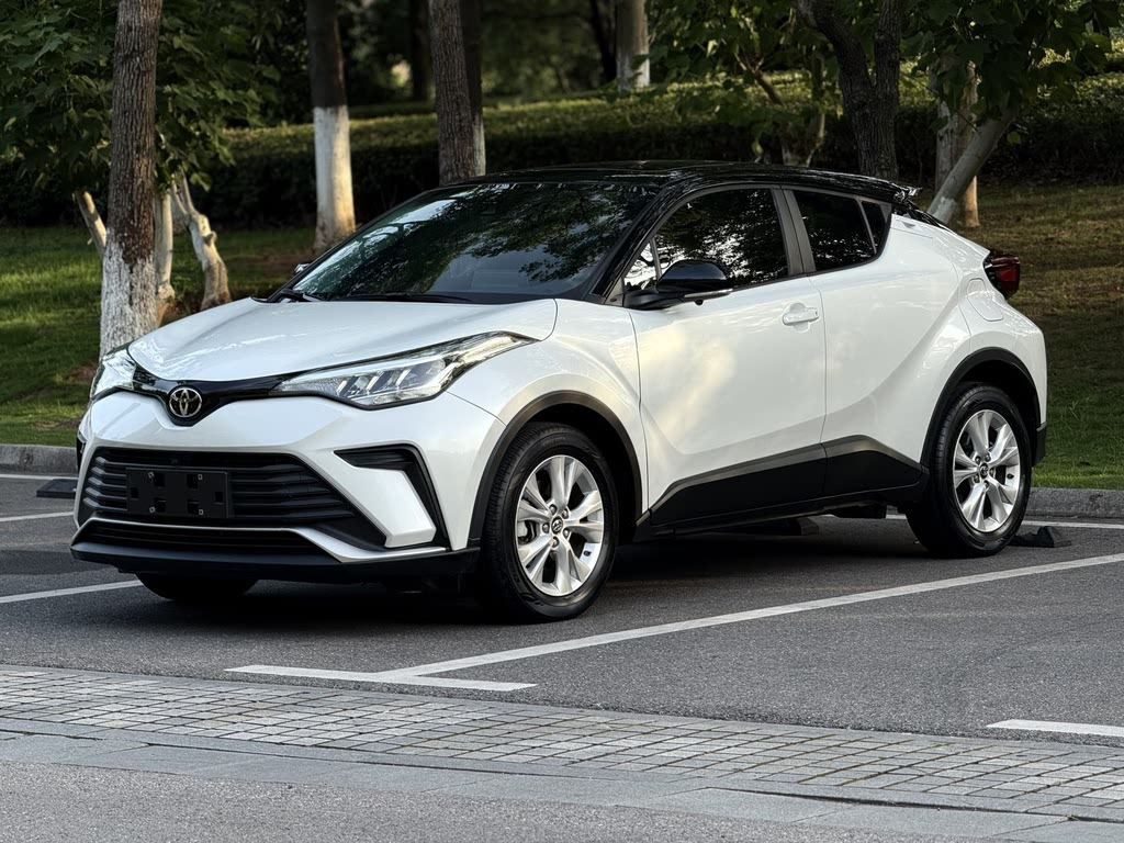 TOYOTA IZOA 2022
