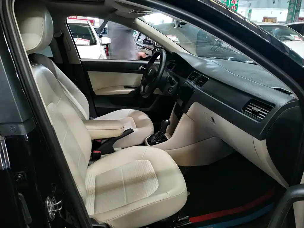 SKODA RAPID 2013
