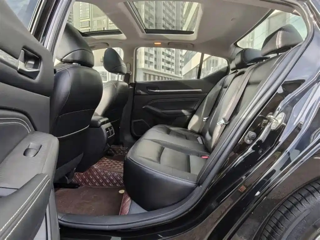 NISSAN TEANA 2019
