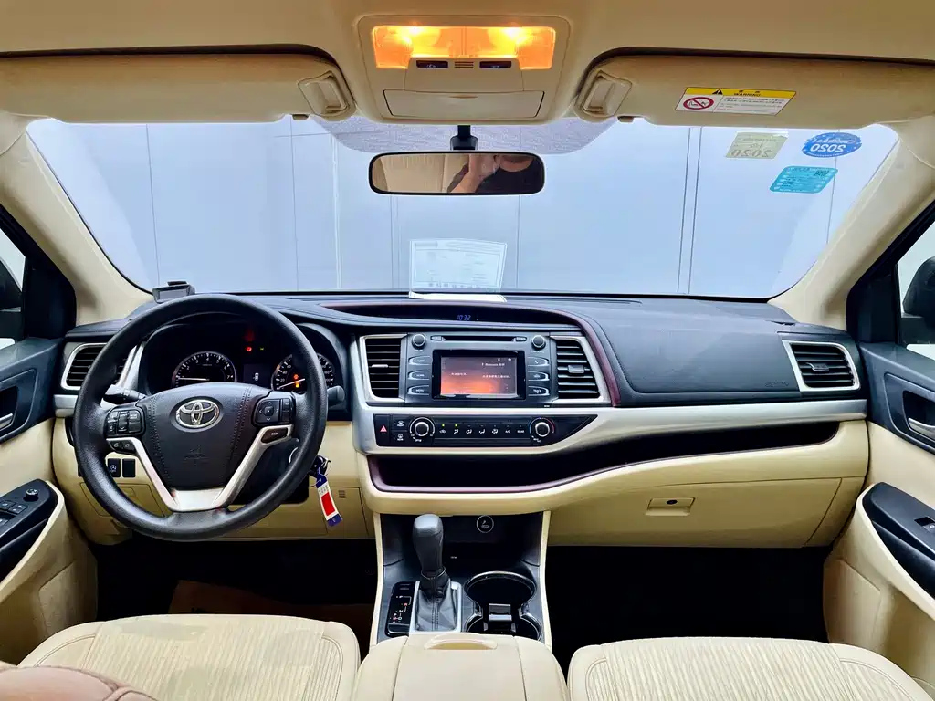 TOYOTA HIGHLANDER 2015