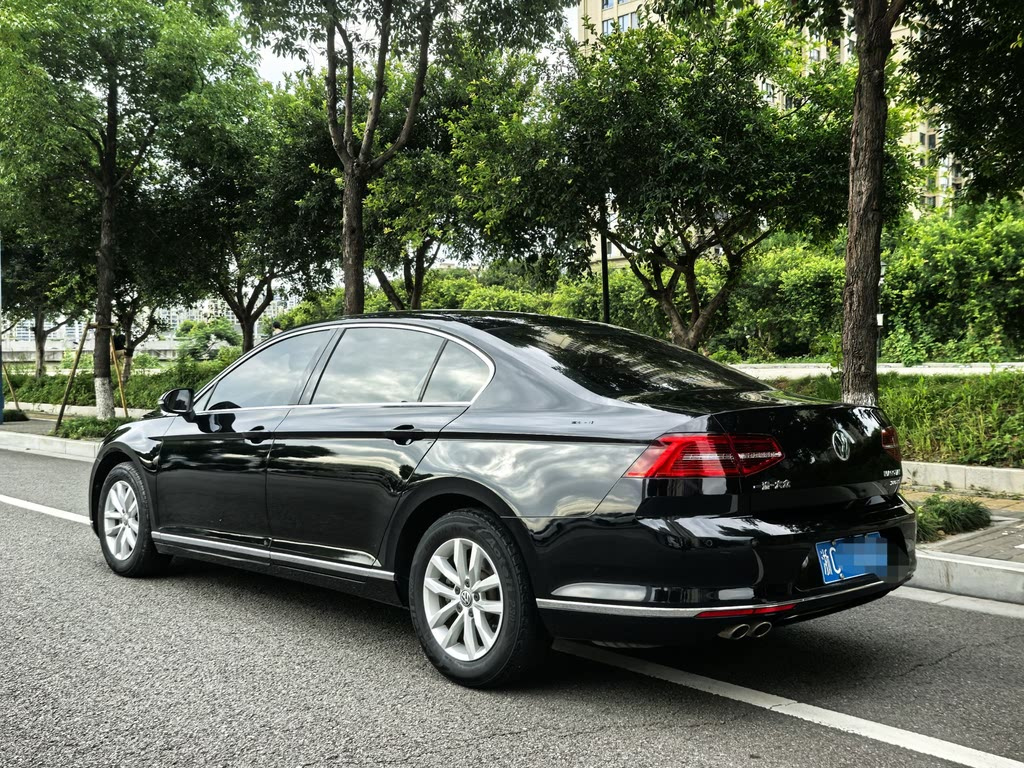 VOLKSWAGEN MAGOTAN 2019