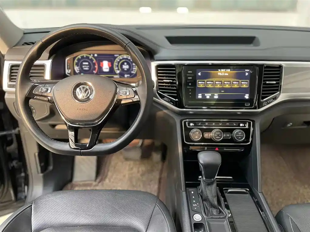 VOLKSWAGEN TOURAN 2021