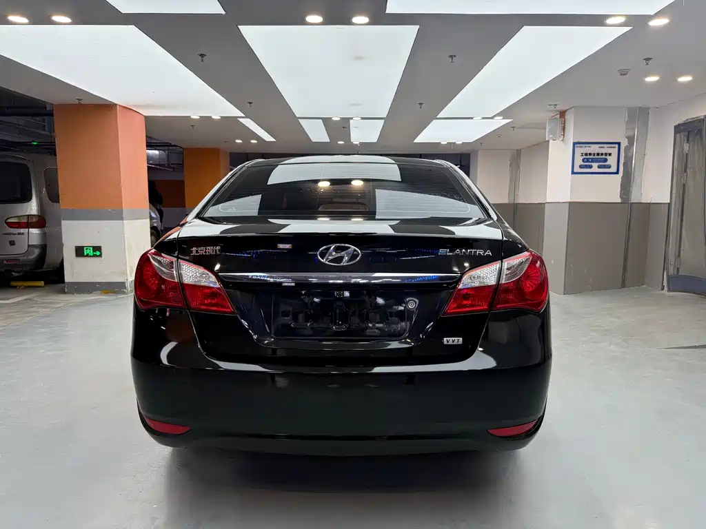 HYUNDAI CELESTA 2011