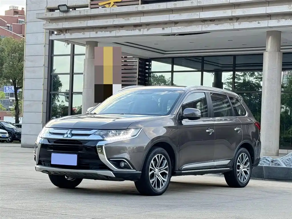 MITSUBISHI OUTLANDER 2018