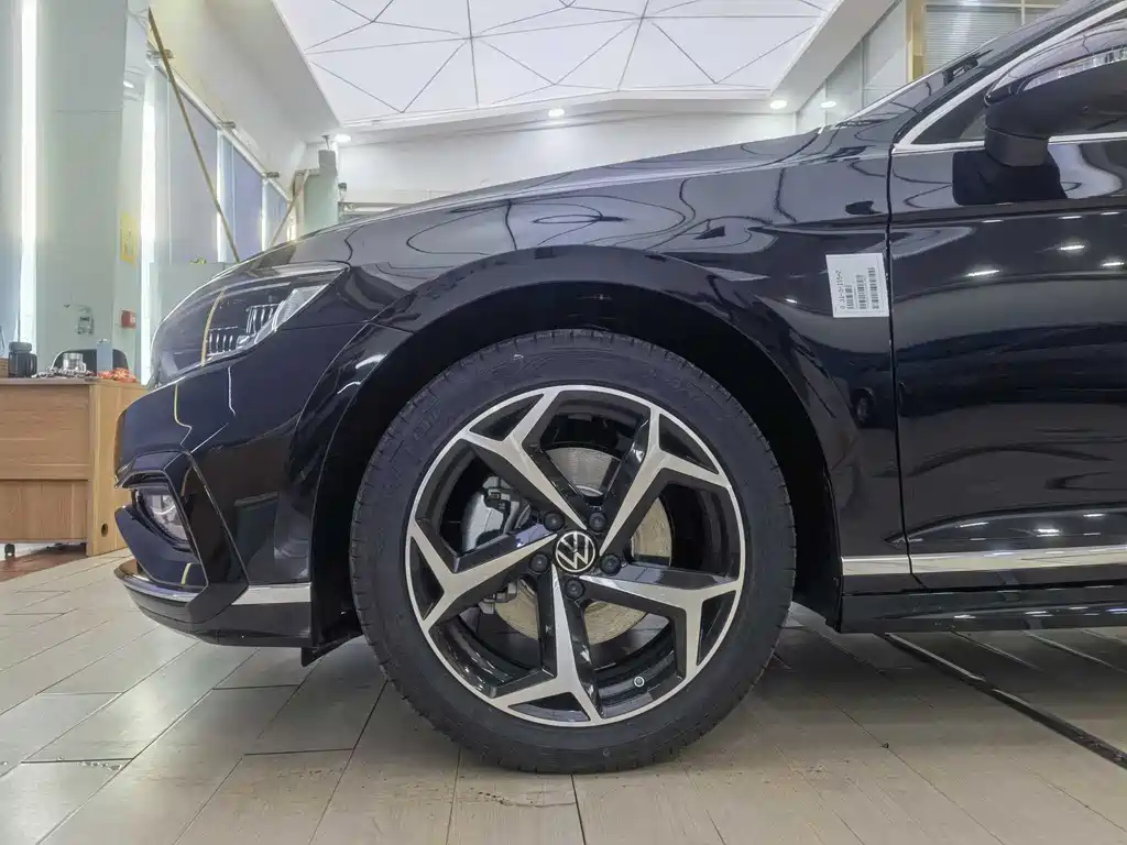 VOLKSWAGEN MAGOTAN 2025