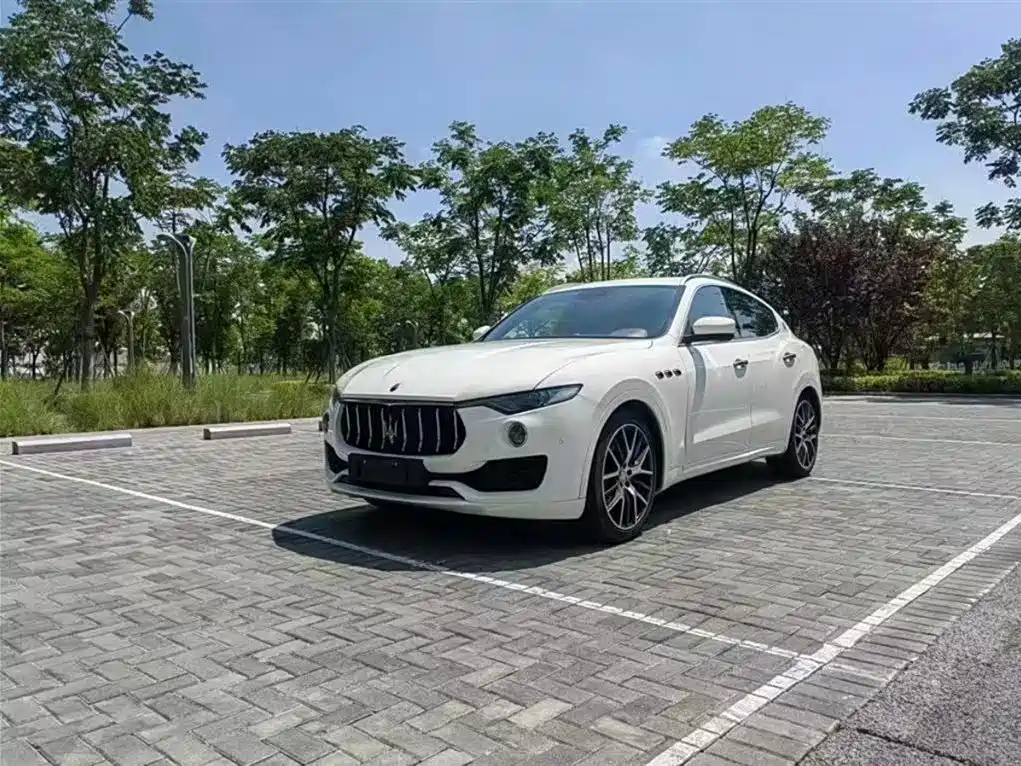 MASERATI LEVANTE 2016