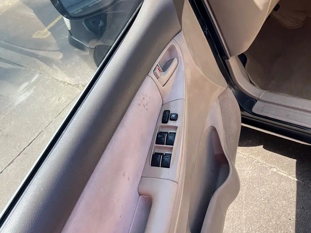TOYOTA COROLLA 2010