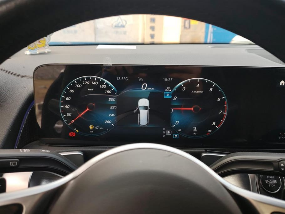 MERCEDES BENZ GLB 2023