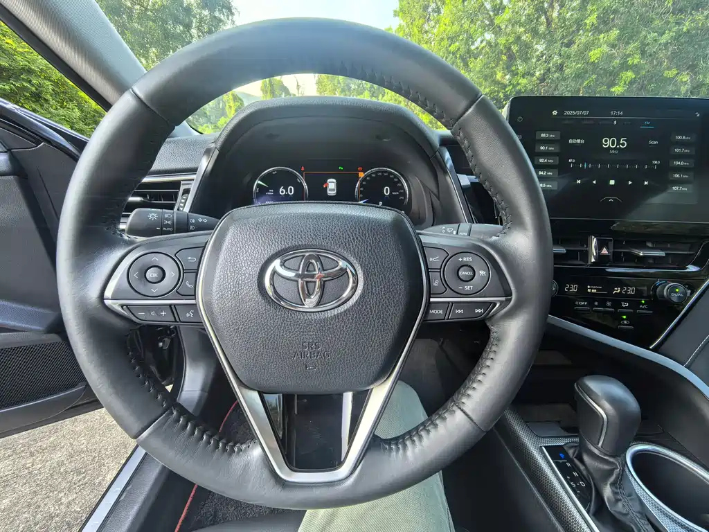 TOYOTA CAMRY 2023