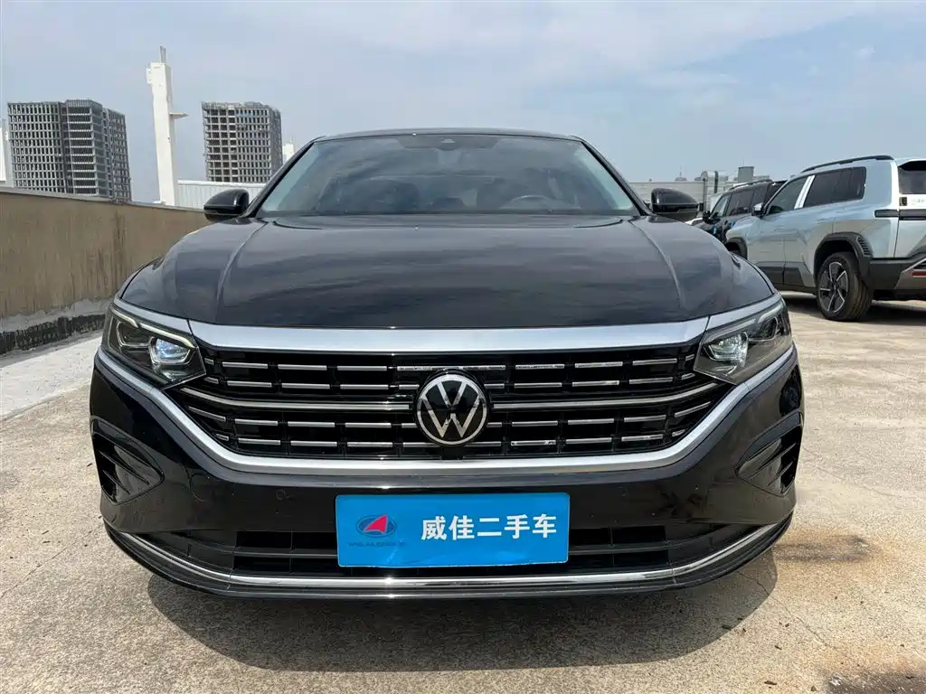 VOLKSWAGEN PASSAT 2022