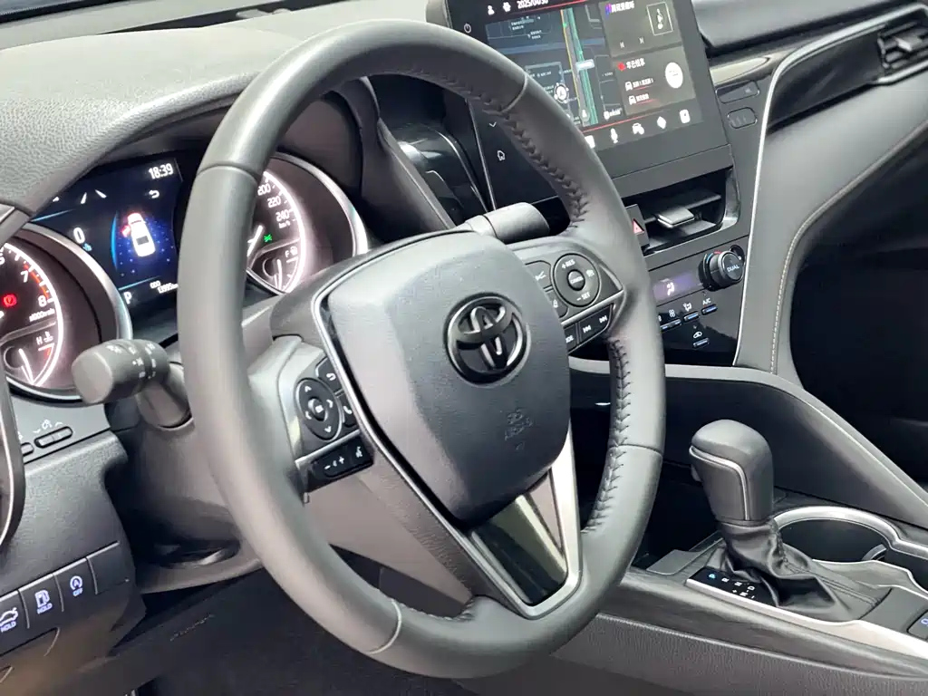 TOYOTA CAMRY 2023