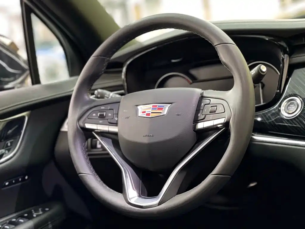 CADILLAC XT6 2021