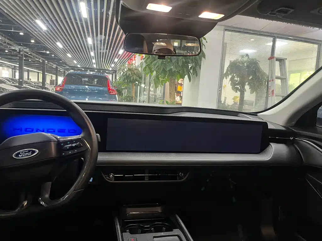 FORD MONDEO 2023