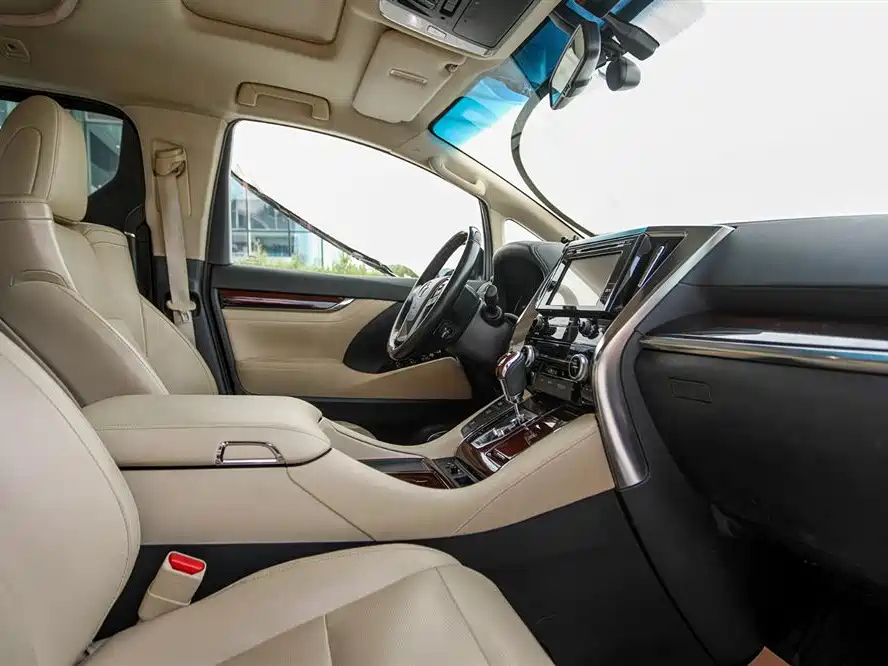 TOYOTA ALPHARD 2018