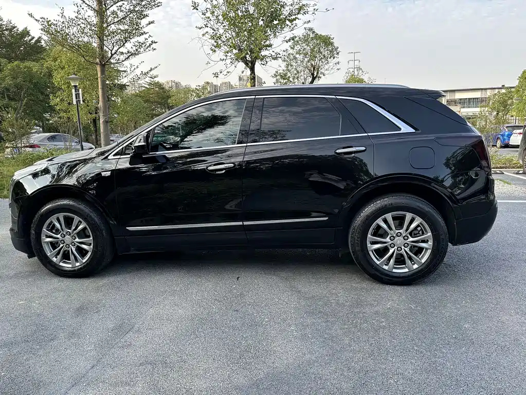 CADILLAC XT5 2021