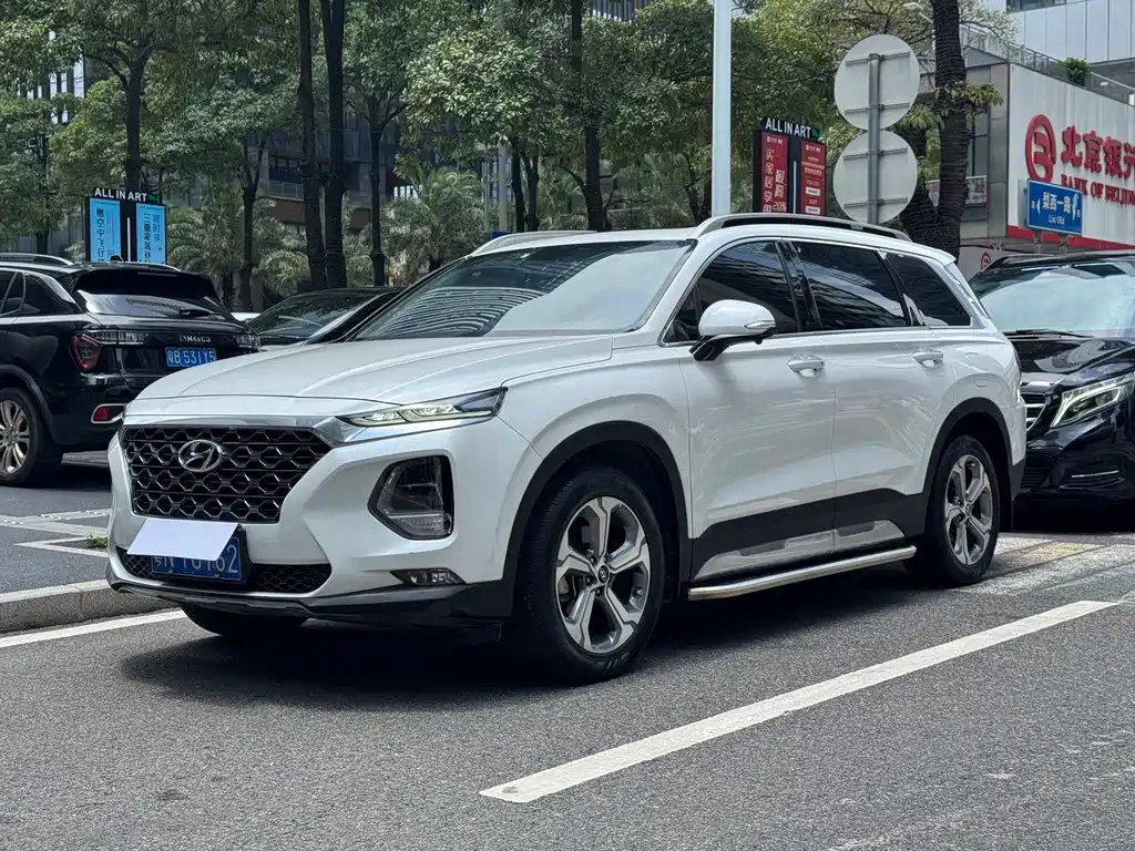 HYUNDAI SANTAFE 2020