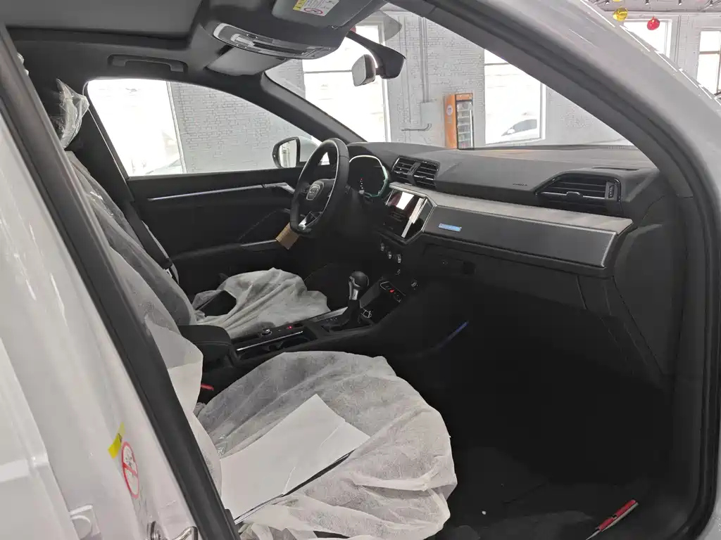 AUDI Q3 2024