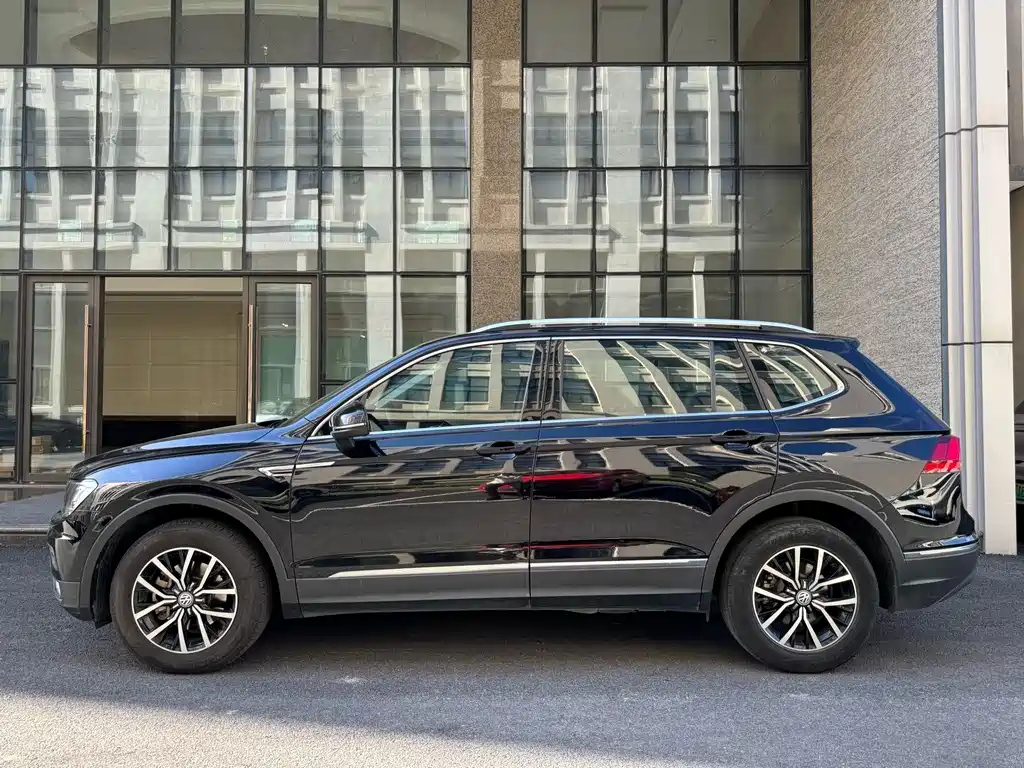VOLKSWAGEN TIGUAN L 2018
