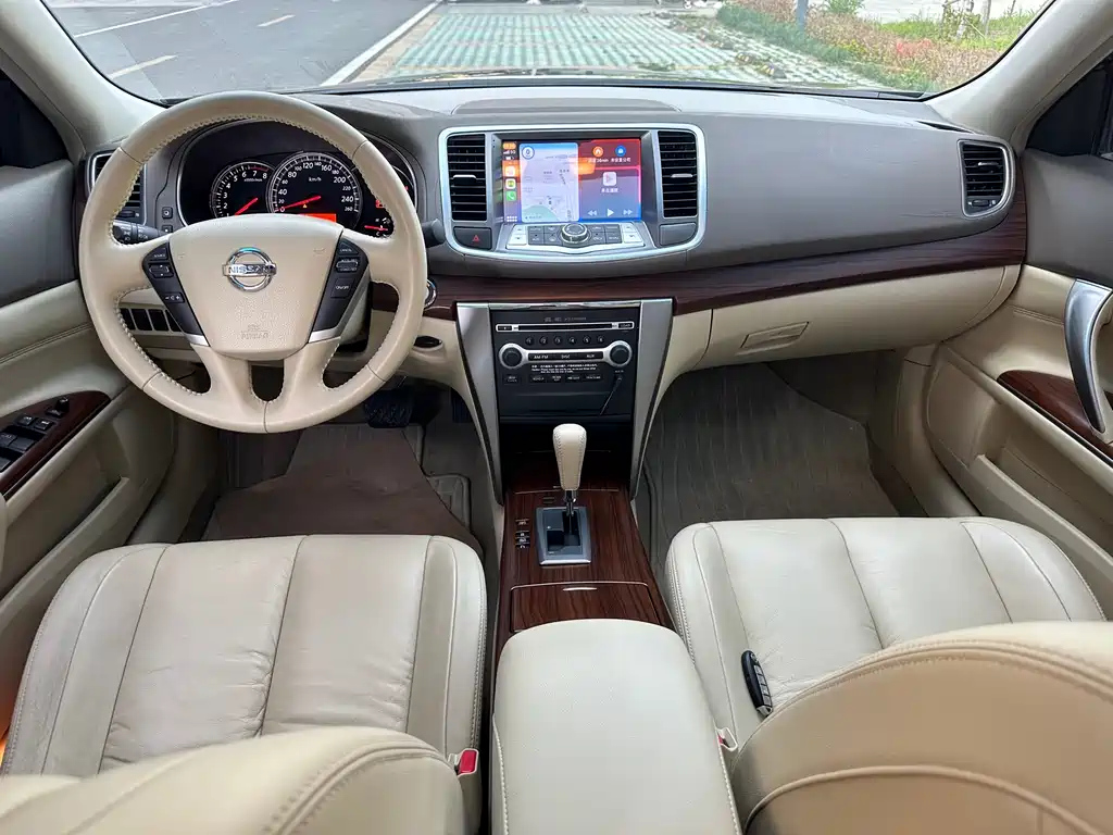 NISSAN TEANA 2010