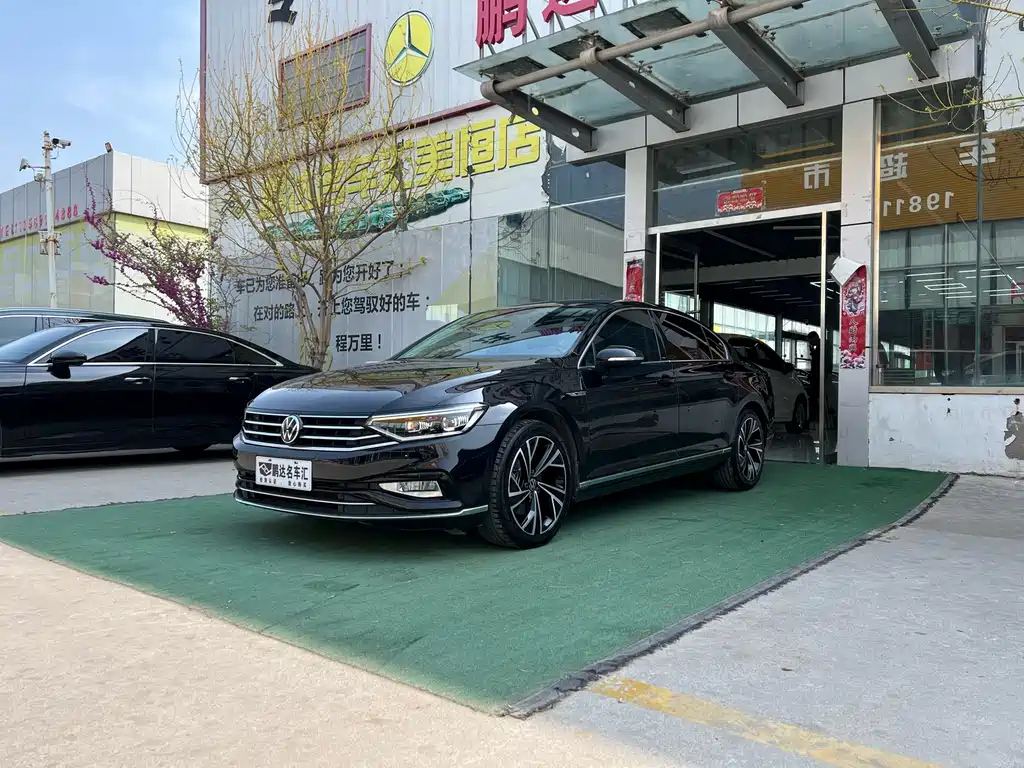 VOLKSWAGEN MAGOTAN 2022