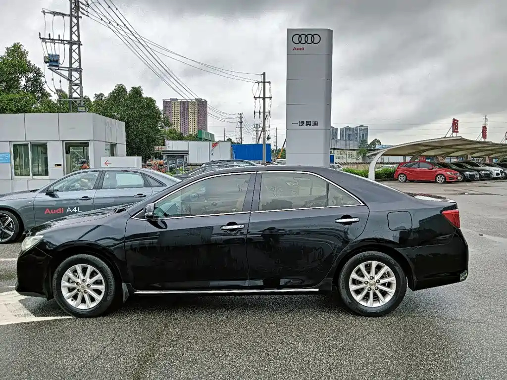 TOYOTA CAMRY 2014