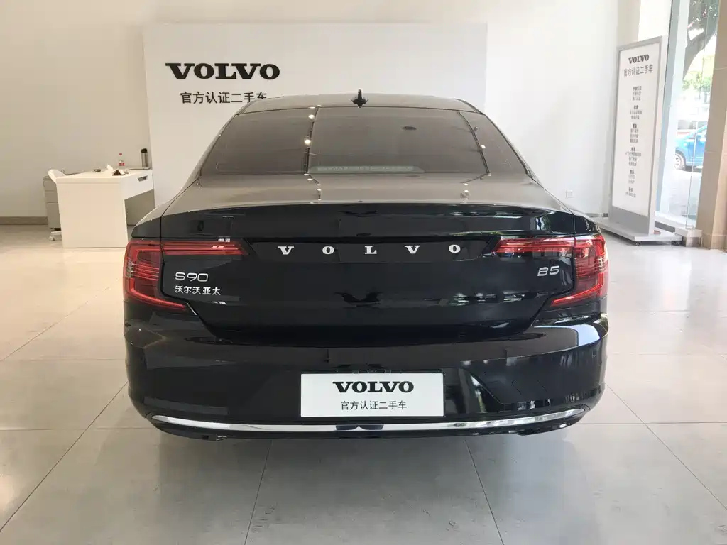 VOLVO S90 2022