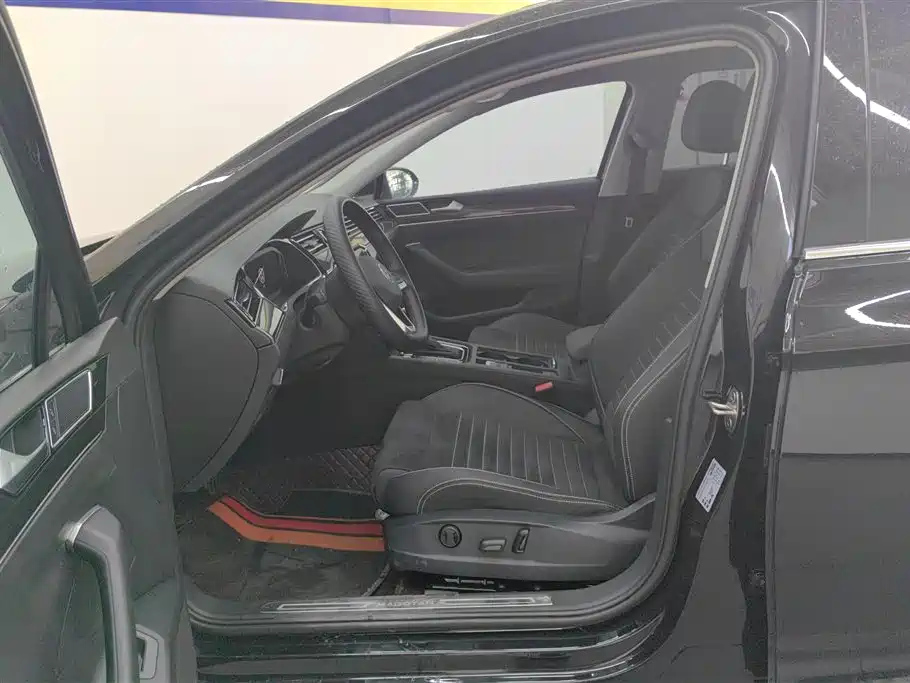 VOLKSWAGEN MAGOTAN 2022