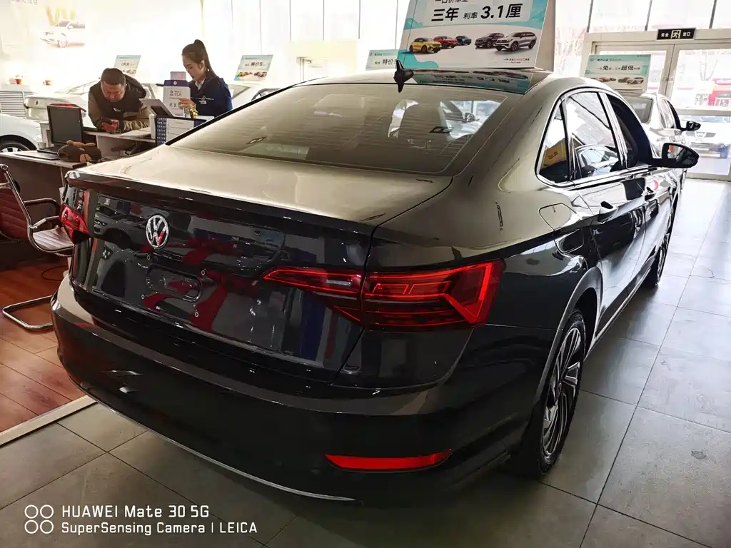 VOLKSWAGEN SAGITAR 2022