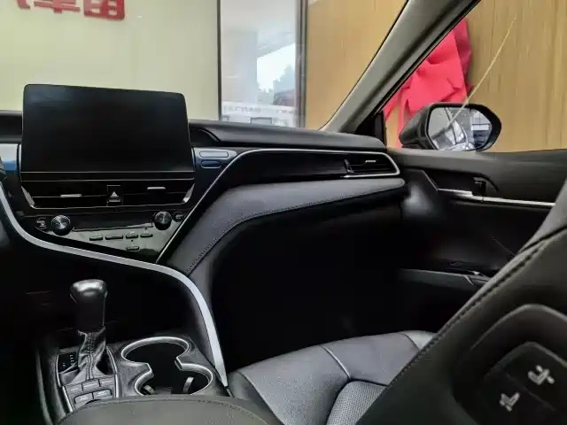 TOYOTA CAMRY 2021