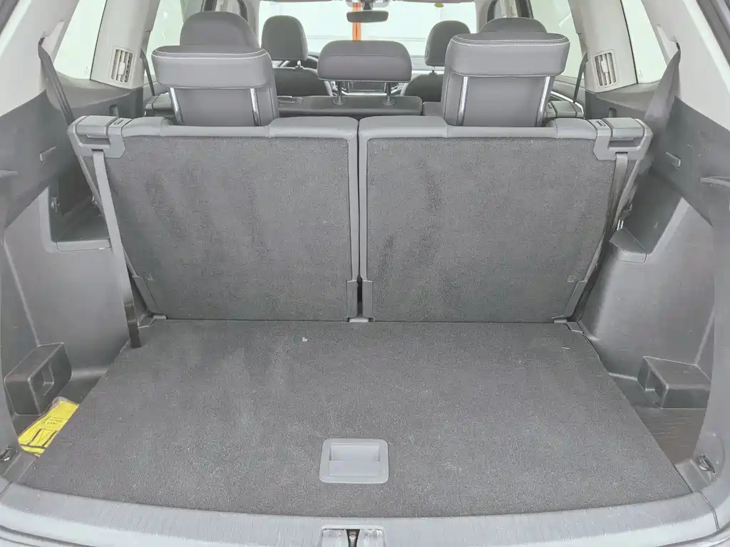 VOLKSWAGEN TOURAN 2020