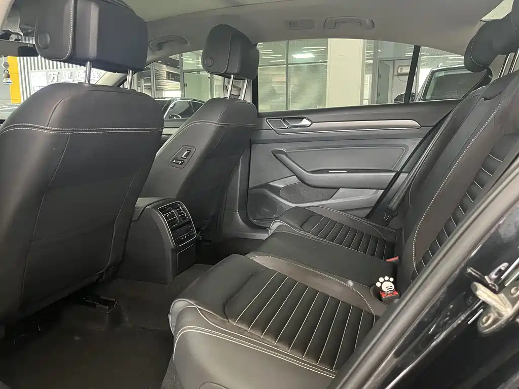VOLKSWAGEN MAGOTAN 2022