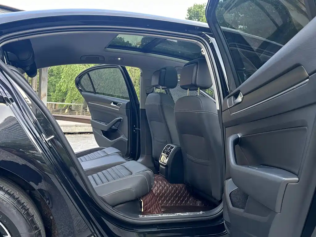 VOLKSWAGEN MAGOTAN 2021