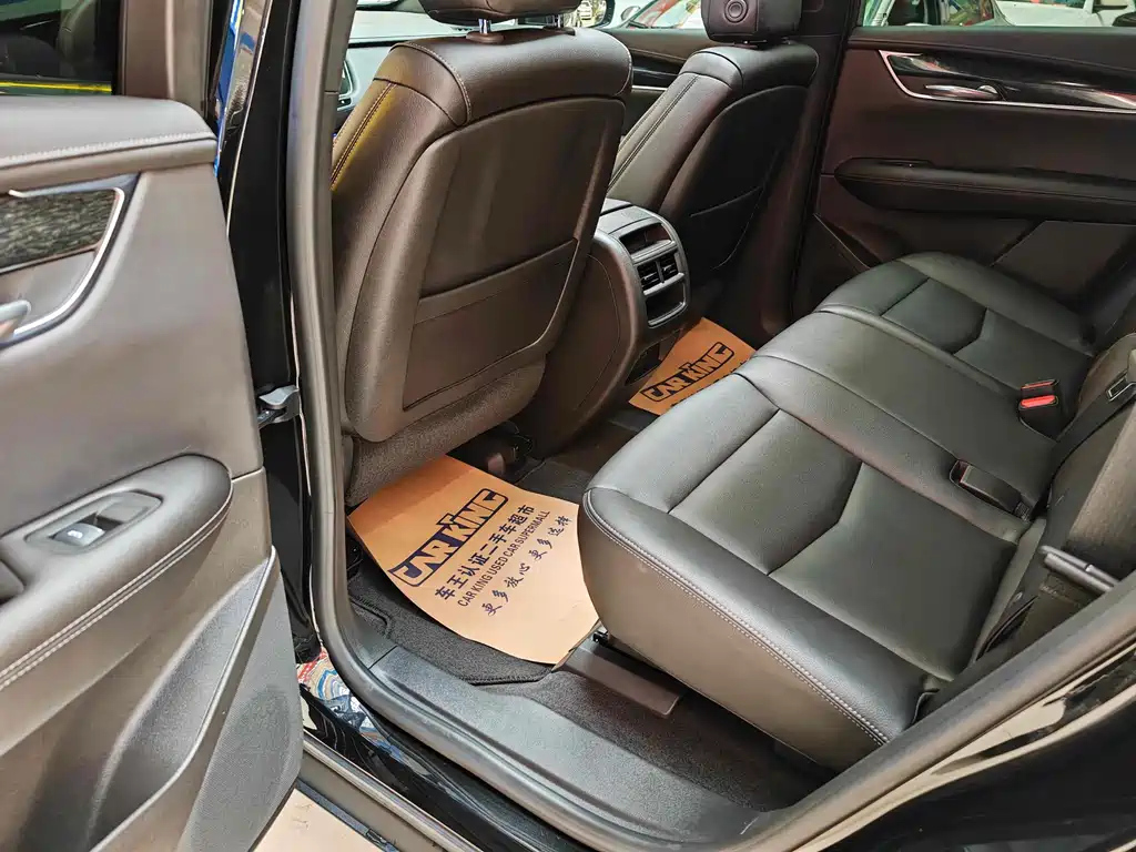 CADILLAC XT5 2021