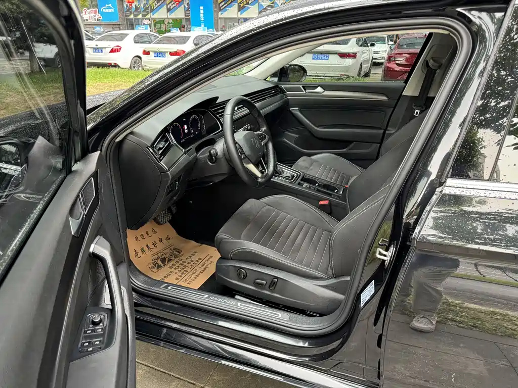 VOLKSWAGEN MAGOTAN 2022