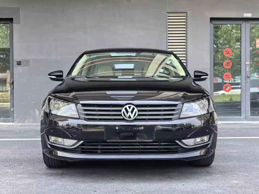 VOLKSWAGEN PASSAT 2015