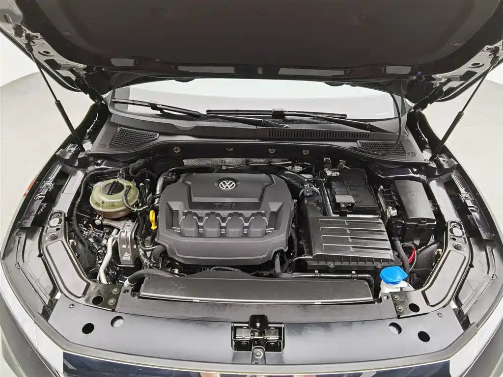 VOLKSWAGEN PASSAT 2020