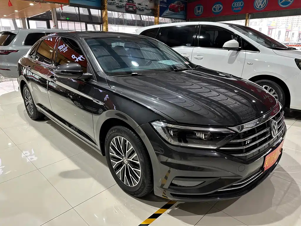 VOLKSWAGEN SAGITAR 2020