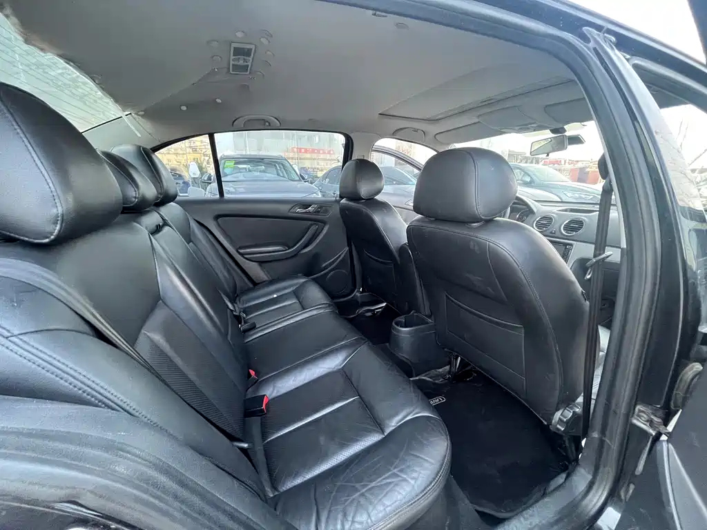 VOLKSWAGEN LAVIDA 2011